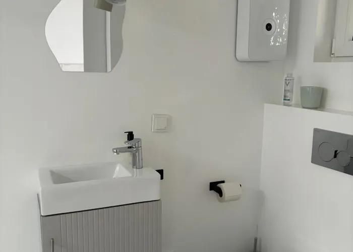 Homestay szállás Modern Business Studio - 5 Min To Dus Airport & Messe *